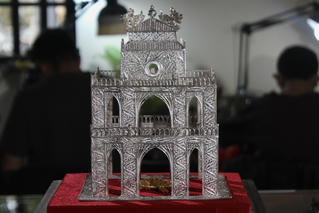 “Đậu Bạc Định Công” – Làng nghề nghệ thuật kim hoàn giữa lòng Hà Nội