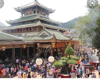 Tháng 4 về thăm Miếu Bà Chúa Xứ Núi Sam 