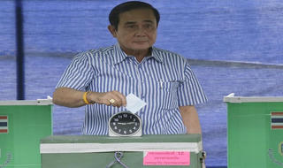 Phần lớn người Thái chấp nhận hiến pháp mới của quân đội 