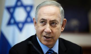 Vướng nghi vấn nhận quà 'sang' Thủ tướng Israel bị thẩm vấn 3 tiếng