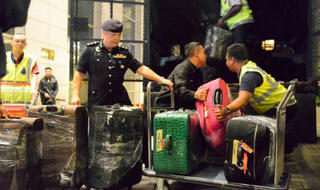 Dân mạng Malaysia phẫn nộ vì bộ sưu tập túi Hermes của cựu đệ nhất phu nhân