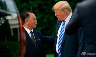 Ông Trump xác nhận vẫn gặp ông Kim Jong Un vào ngày 12/6