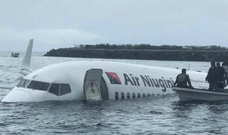 Có 4 người Việt trong vụ máy bay Papua New Guinea trượt khỏi đường băng khi hạ cánh 