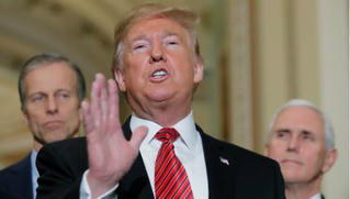 Ông Trump đối mặt “rừng” đơn kiện khi ban bố tình trạng khẩn cấp