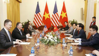 Phó Thủ tướng Phạm Bình Minh hội đàm với Ngoại trưởng Mỹ Michael Pompeo 