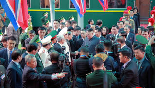 Ông Kim công du Việt Nam, dân Triều Tiên 3 ngày 3 đêm không ngủ
