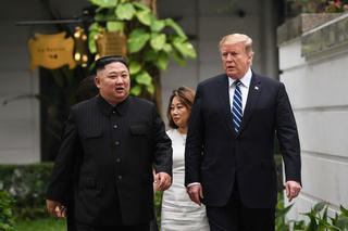 Ông Trump và ông Kim đang Hội nghị thượng đỉnh tại Metropole