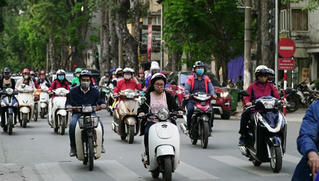 “Giải cứu” giao thông Hà Nội: tàu điện ngầm là giải pháp?