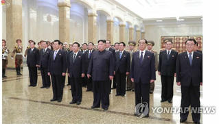 Nhà lãnh đạo Triều Tiên Kim Jong-un củng cố quyền lực sau cải tổ nhân sự