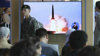 Mỹ nói Triều Tiên thử tên lửa sau khi Chủ tịch Kim gặp Tổng thống Putin, Nga phản ứng