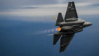 Máy bay chiến đấu tàng hình F-35 bị chê là dự án vũ khí tồi nhất của Mỹ 