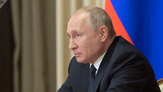 Tổng thống Nga Putin điện thoại nói chuyện với người dân