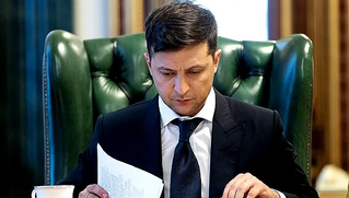 Đoàn xe hộ tống của Tổng thống Ukraine Zelensky bị tai nạn