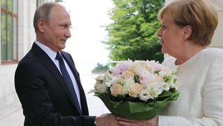 Tổng thống Nga Putin chúc mừng sinh nhật người phụ nữ đặc biệt