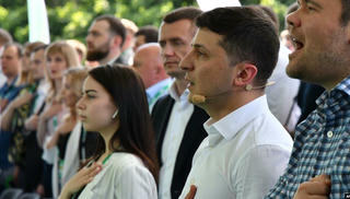 Quyết định bất ngờ từ Đảng của Tổng thống Ukraine