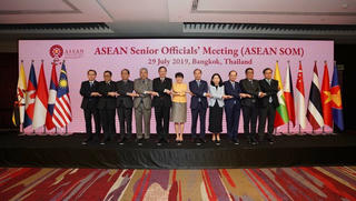 Quan chức cao cấp ASEAN trao đổi về vấn đề Biển Đông