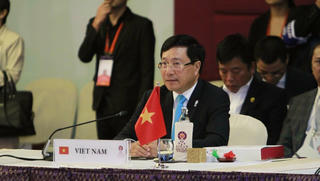 Phó Thủ tướng Phạm Bình Minh đề cập vụ việc tàu khảo sát HD-8 của Trung Quốc tại hội nghị ASEAN