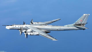 Máy bay Na Uy theo sát 2 máy bay mang tên lửa chiến lược Tu-95MS của Nga