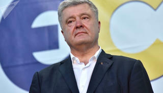 Dính loạt nghi án, cựu Tổng thống Ukraine Poroshenko vẫn kiếm tiền 'khủng'