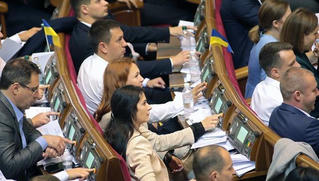 Ukraine thông qua dự luật ngăn chặn 'quan tham'