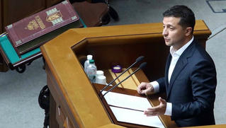 Tổng thống Ukraine Zelensky ký dự luật về luận tội tổng thống
