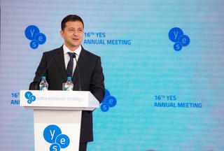 Trợ lý Tổng thống Ukraine Zelensky lên tiếng về tin bị ép điều tra cựu Phó Tổng thống Mỹ