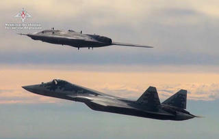 Máy bay không người lái “vô hình” của Nga lần đầu “so găng” với Su-57
