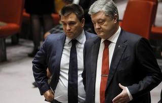 Cựu Tổng thống Ukraine Poroshenko tiếp tục đương đầu rắc rối pháp lý