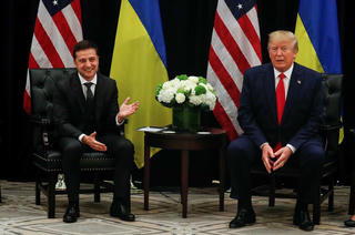 Giữa lùm xùm, Tổng thống Ukraine đến Nhà Trắng gặp Tổng thống Trump?