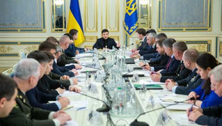 Tổng thống Ukraine triệu tập cuộc họp quan trọng trước thềm gặp Tổng thống Nga 