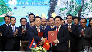 Đưa quan hệ Việt-Lào đi vào chiều sâu thực chất 