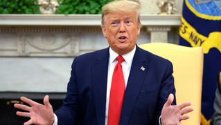 Phản ứng bất ngờ của ông Trump sau tuyên bố rút khỏi hiệp ước quân sự của Philippines