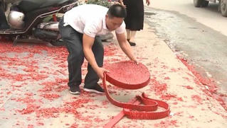 Chủ tịch Hà Nội yêu cầu khẩn trương điều tra, xử lý vụ đốt pháo tại Phủ Lỗ, Sóc Sơn