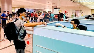 Tạm dừng miễn thị thực đơn phương với công dân Nga và một số nước