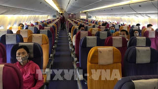 Đưa khoảng 100 công dân bị “kẹt” tại sân bay Thái Lan và Singapore về nước