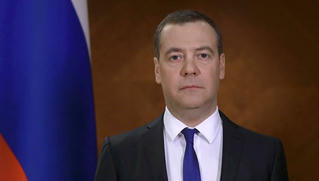 Cựu Thủ tướng Nga Medvedev cảnh báo người dân về đại dịch Covid-19