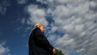 Ông Trump sắp ra sắc lệnh yêu cầu mua trang thiết bị y tế do Mỹ sản xuất