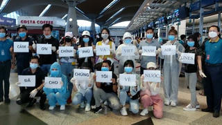 Đưa hơn 270 công dân Việt Nam từ Malaysia về nước