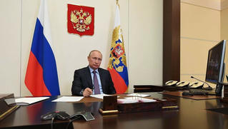 Tổng thống Nga Putin bất ngờ tái xuất ở Điện Kremlin