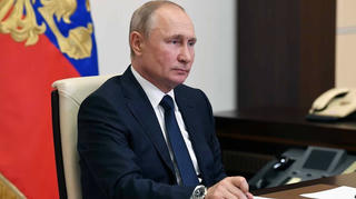 Tổng thống Nga Putin đồng ý tuyên bố tình trạng khẩn cấp quốc gia vì sự cố tràn dầu