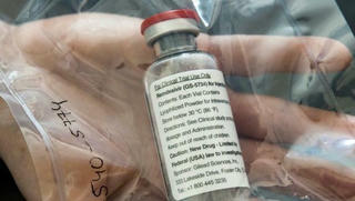 Canada cho phép dùng thuốc chống virus Remdesivir điều trị Covid-19 