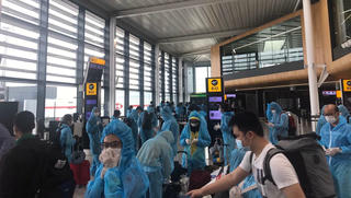 Đưa gần 280 công dân Việt Nam từ Anh và một số nước châu Âu về nước