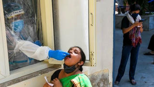 Số người mắc Covid-19 ở Ấn Độ cao gấp 10 thống kê chính thức?