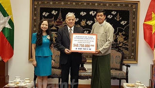 Trao hàng vật tư y tế của Chính phủ Việt Nam hỗ trợ Myanmar