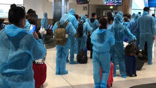 Đưa 370 công dân Việt Nam từ Nga về nước