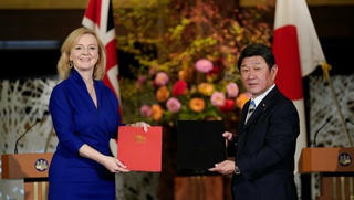 Anh ký thỏa thuận thương mại hậu Brexit đầu tiên với Nhật Bản 