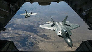 Ông Trump phê duyệt thương vụ bán “kẻ săn mồi” F-22 cho Israel