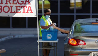 Hơn 95 triệu cử tri Mỹ đi bỏ phiếu bầu tổng thống sớm