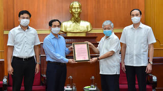 Cộng đồng người Việt ở nước ngoài ủng hộ Quỹ Vaccine phòng, chống Covid-19