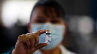 Nước Bắc Mỹ đầu tiên sản xuất vaccine ngừa COVID-19 của Nga